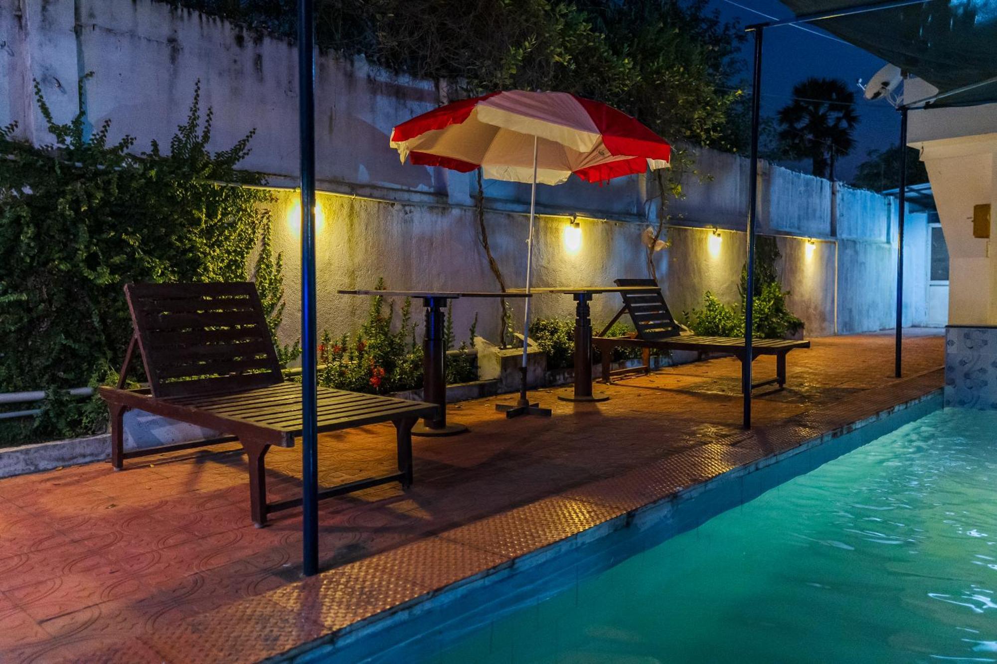 Ntr Garden Hotel Ауровил Екстериор снимка